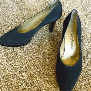 Yves Saint Laurent Classic Black Pumps